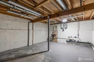 1 Tree Top Rd, Middlesex, NJ 08846 - Photo 25