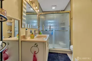 14 Hastings Pl, Carteret, NJ 07008 - Photo 17