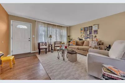 14 Hastings Place, Carteret, NJ 07008 - Photo 7