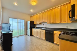 406 Birch Ct, New Brunswick, NJ 08901 - Photo 5