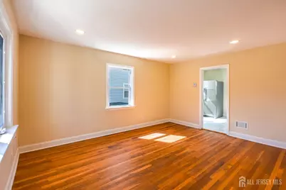 537 Alice Place, Woodbridge Township, NJ 07095 - Photo 3