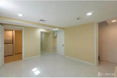 537 Alice Place, Woodbridge Township, NJ 07095 - Photo 9