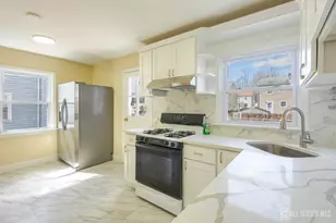 537 Alice Pl, Woodbridge Township, NJ 07095 - Photo 7