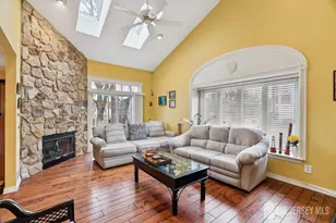 118 Coppertree Ct, Edison, NJ 08820 - Photo 5