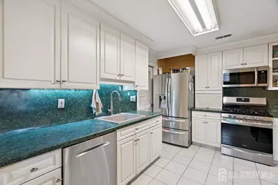 118 Coppertree Court, Edison, NJ 08820 - Photo 11