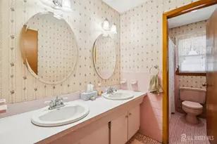 33 Caroline Dr, South River, NJ 08882 - Photo 11