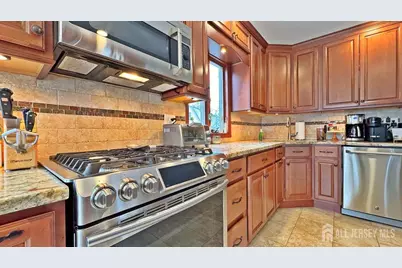 19 Norton Street, Edison, NJ 08820 - Photo 9