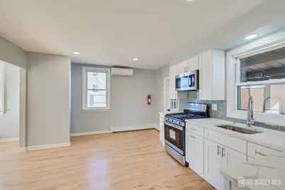 34 Tillman Street, Raritan, NJ 08869 - Photo 7