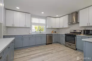 8 Wallace St, East Brunswick Township, NJ 08816 - Photo 11