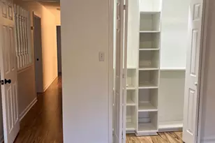 111 E Lloyd Ct, East Brunswick Township, NJ 08816 - Photo 9