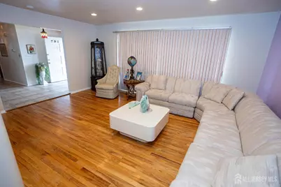 2 Wisz Place, Sayreville, NJ 08872 - Photo 5