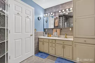 49 Metuchen Ave, Woodbridge Township, NJ 07095 - Photo 17