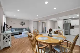 19 Hillsborough Dr, Monroe Township, NJ 08831 - Photo 7