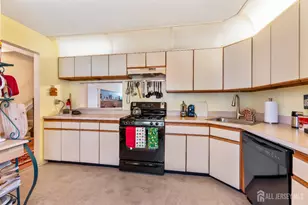 4 Daniel Dr, Franklin Township, NJ 08823 - Photo 11