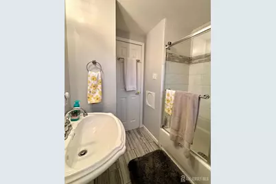 31 Hillsdale Road, East Brunswick Township, NJ 08816 - Photo 19