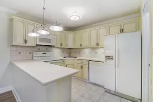 153 Wycoff Way W, East Brunswick Township, NJ 08816 - Photo 9