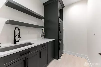 6 Winthrop Court, East Brunswick Township, NJ 08816 - Photo 13