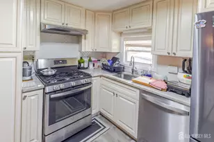 32 Whitman Rd, North Brunswick Township, NJ 08902 - Photo 7