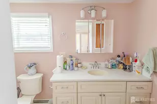 32 Whitman Rd, North Brunswick Township, NJ 08902 - Photo 9