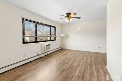 324 Cricket Lane, Woodbridge Township, NJ 07095 - Photo 5