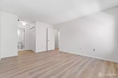 195 Darwin Lane, North Brunswick Township, NJ 08902 - Photo 9