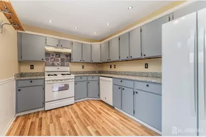 382 Hadleigh Lane, North Brunswick Township, NJ 08902 - Photo 13