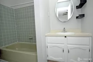 4 White Oaks Dr, Sayreville, NJ 08872 - Photo 23