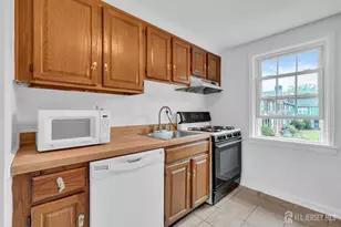 505 Lincoln Park E, Cranford Township, NJ 07016 - Photo 9