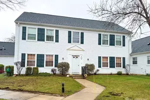 487 Somerset Ln, Monroe Township, NJ 08831 - Photo 1