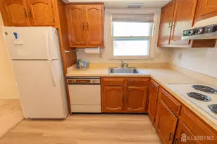 487 Somerset Ln, Monroe Township, NJ 08831 - Photo 11