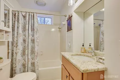 8 Adelphi Court, Edison, NJ 08837 - Photo 23