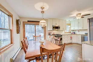 8 Adelphi Ct, Edison, NJ 08837 - Photo 7