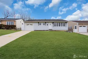 16 Hemlock Dr, Sayreville, NJ 08859 - Photo 3