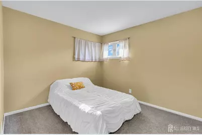 16 Hemlock Drive, Sayreville, NJ 08859 - Photo 15