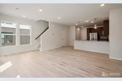 628 Sadie Circle, New Brunswick, NJ 08901 - Photo 7