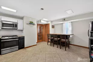 4 Jeanette St, Carteret, NJ 07008 - Photo 5