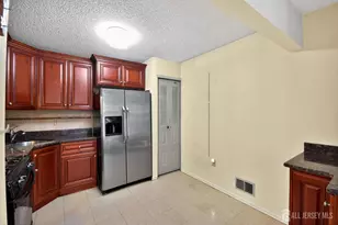 258 Kempsey Dr, North Brunswick Township, NJ 08902 - Photo 19