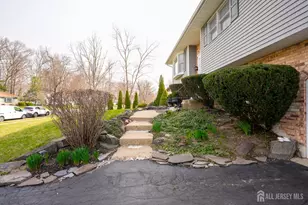 29 Hawthorne Ln, East Windsor Township, NJ 08520 - Photo 5