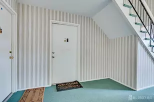 812 Sharon Garden Ct, Woodbridge Township, NJ 07095 - Photo 3