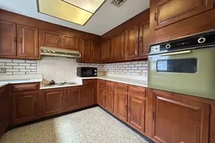 136 Plymouth Ln, Monroe Township, NJ 08831 - Photo 7