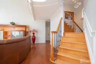 6 Lawrence Ct, Monroe Township, NJ 08831 - Photo 17