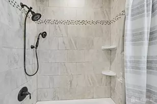 70 Oxford Rd, Colonia, NJ 07067 - Photo 21