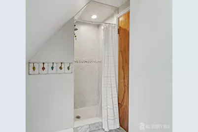 70 Oxford Road, Colonia, NJ 07067 - Photo 25