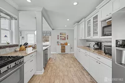 70 Oxford Road, Colonia, NJ 07067 - Photo 11