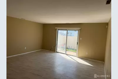 13 Chatham Court, East Windsor Township, NJ 08520 - Photo 5