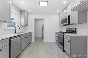 52 Pomona Blvd, Old Bridge Township, NJ 07735 - Photo 11