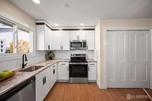 701 Croydon Rd, Monroe Township, NJ 08831 - Photo 11