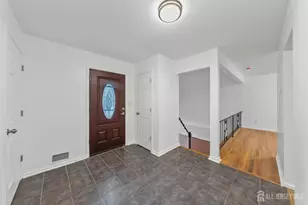 29 Piccadilly Circus, Sayreville, NJ 08872 - Photo 5