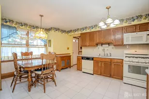 15 Lynn Ct, North Brunswick Township, NJ 08902 - Photo 13