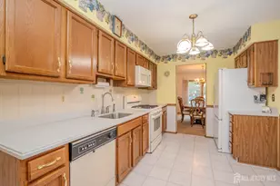 15 Lynn Ct, North Brunswick Township, NJ 08902 - Photo 9